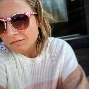 Meet your Posher, Dee